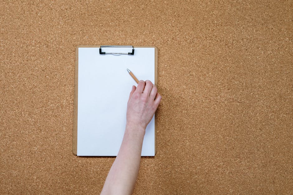 Korkwand im Flur nachrüsten: Schlüssel, Post und Taschen sauber organisieren ohne Chaos